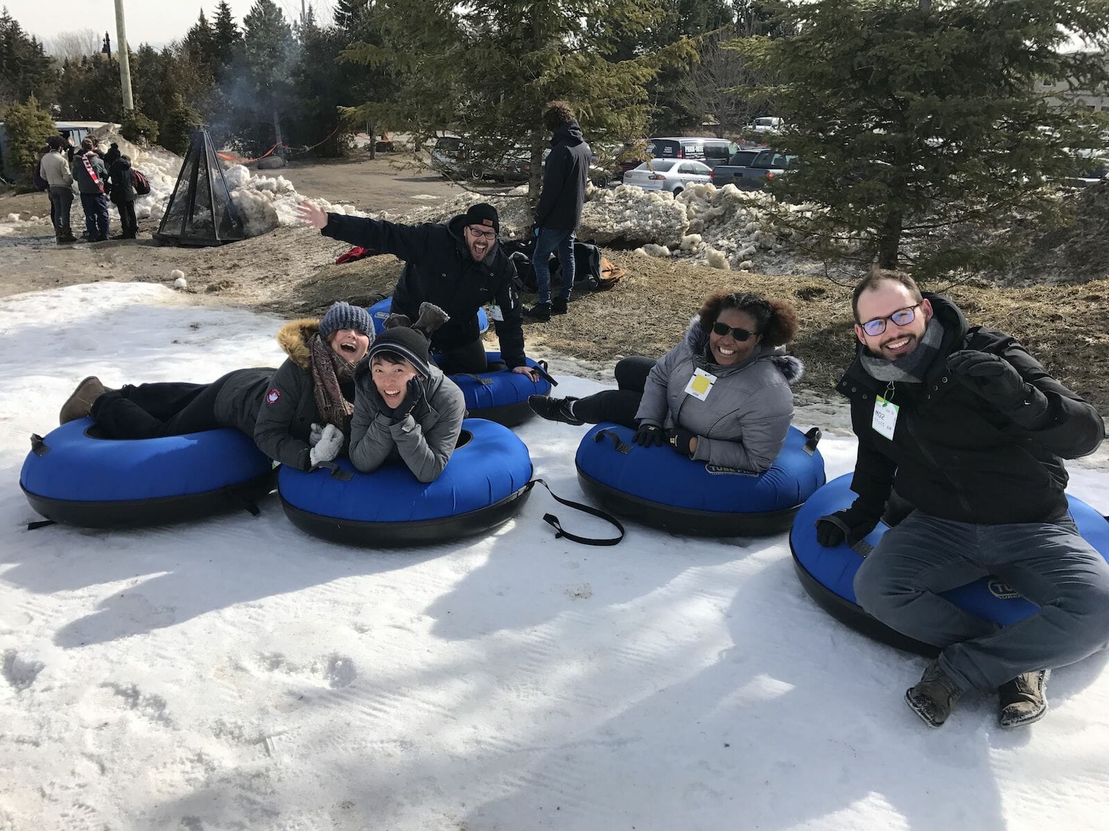 SkiMobi - Mobiers after a tubing run
