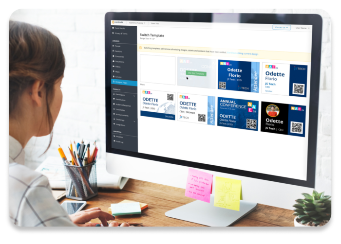 Eine Person gestaltet Event-Badges mit EventMobi.
